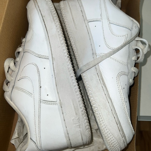 AIR FORCE 1 - Picture 2 of 3